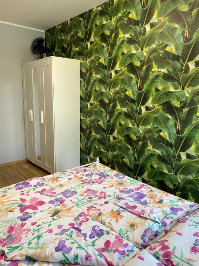 2 Tyskie Apartamenty Z Ogrodkiem Tychy Extérieur photo