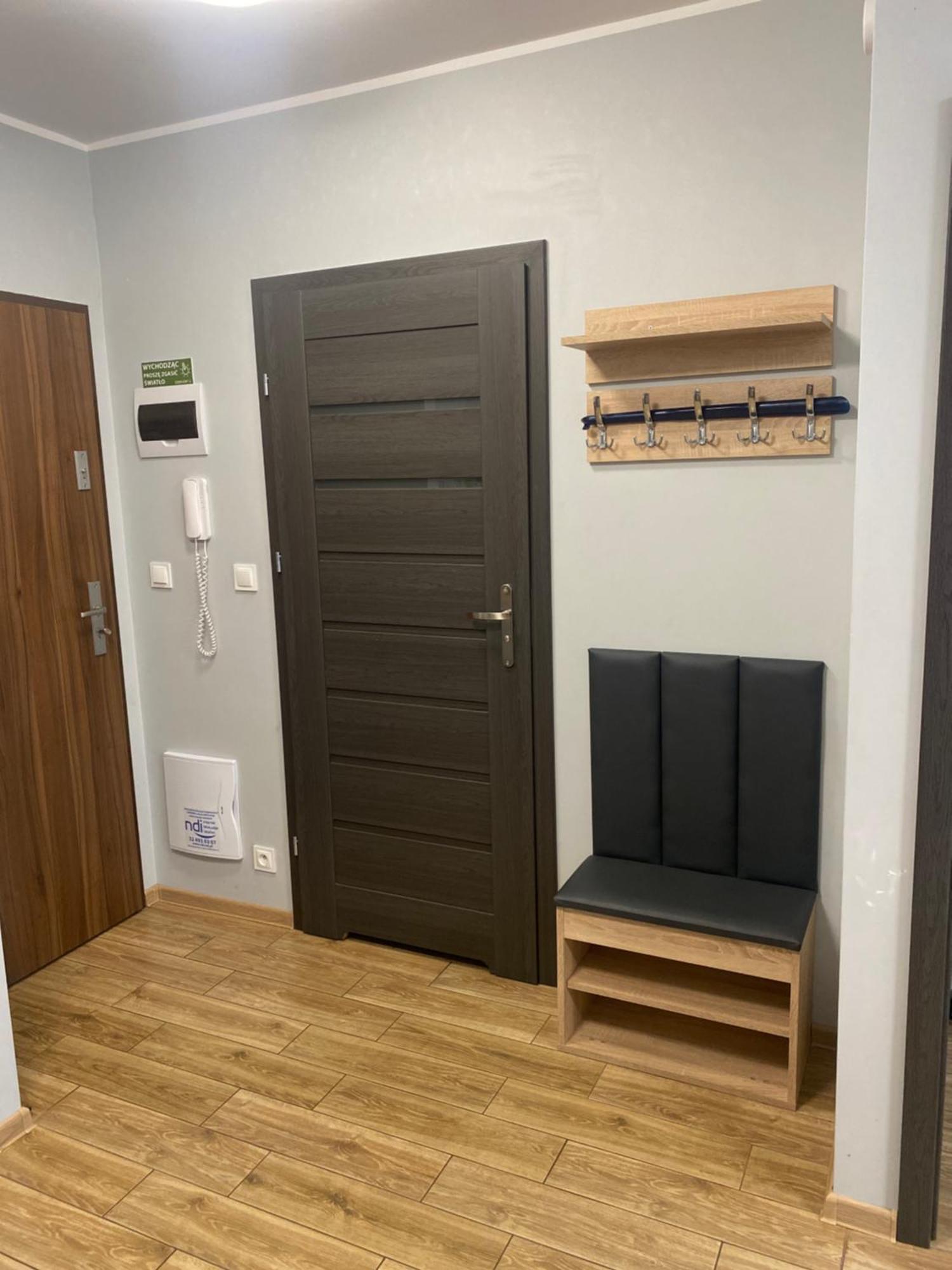 2 Tyskie Apartamenty Z Ogrodkiem Tychy Extérieur photo