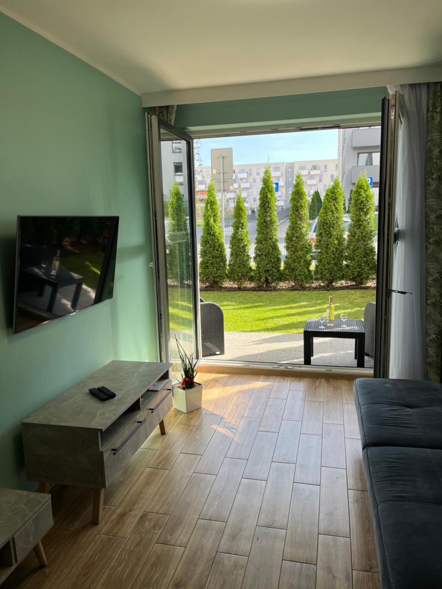 2 Tyskie Apartamenty Z Ogrodkiem Tychy Extérieur photo